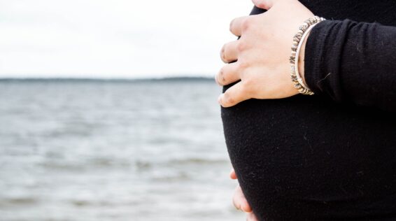 Obesità in gravidanza influenza cervello e peso del neonato