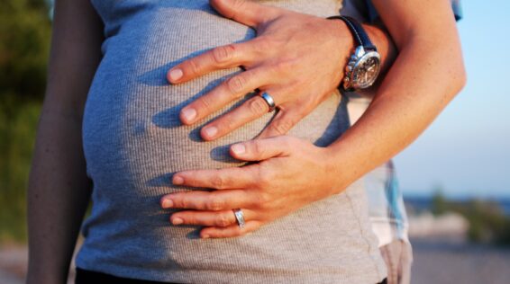 Il parto, l’allattamento e i rischi