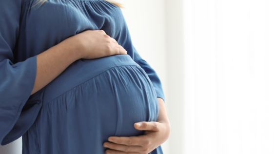 Diabete e gravidanza: perché il controllo della glicemia è fondamentale per la salute di mamma e bambino 